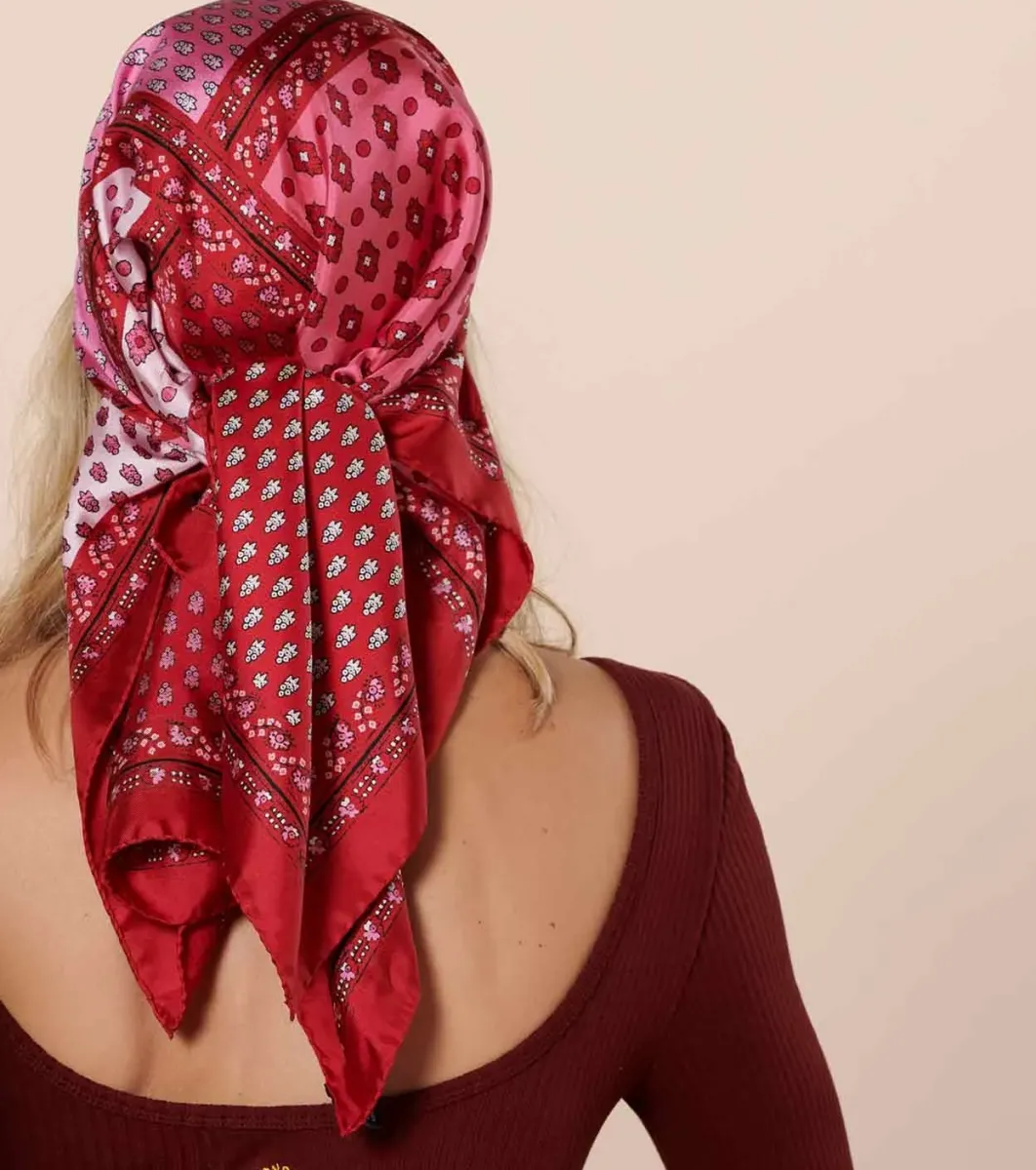 Femme Souleiado Carré Soie | Toute La Collection | Carré de soie ITALIENNE rose rouge 90 x 90 cm