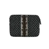Souleiado Ligne De Voyage | Pochette AÏPADOU La Mouche blanc fond noir